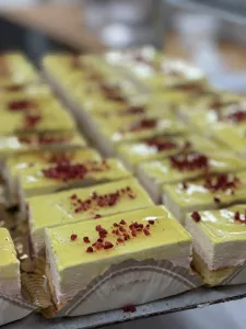 MOUSSEBAKELSE Jordgubb/Passion