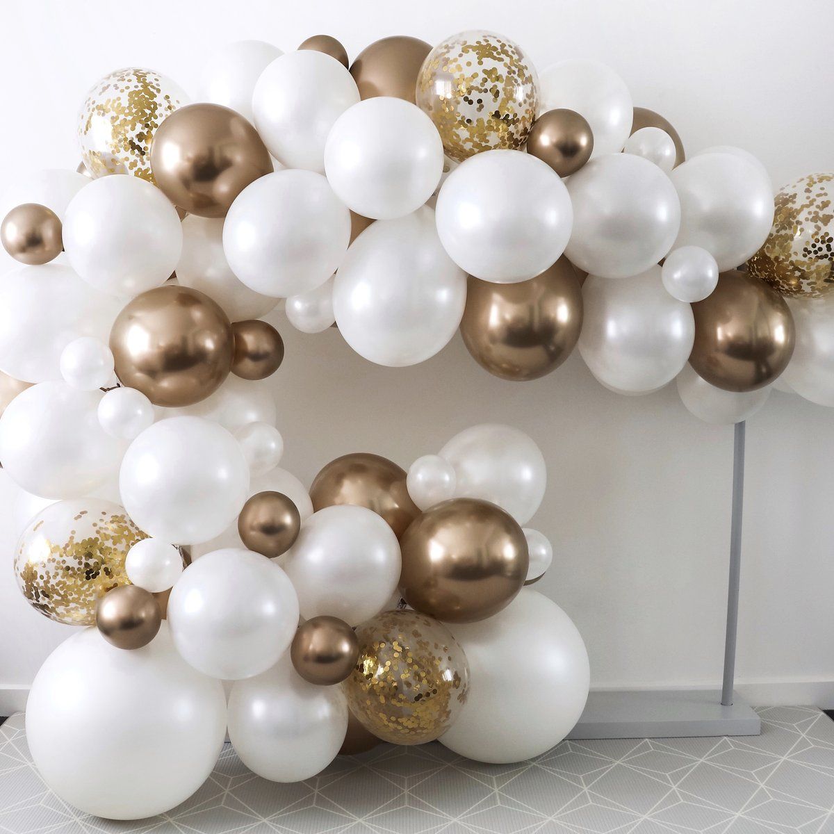 ballongbåge goldilux i pärlemor och guld ballonger