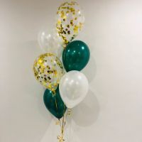 ballongbukett i grön, vit och guld konfetti