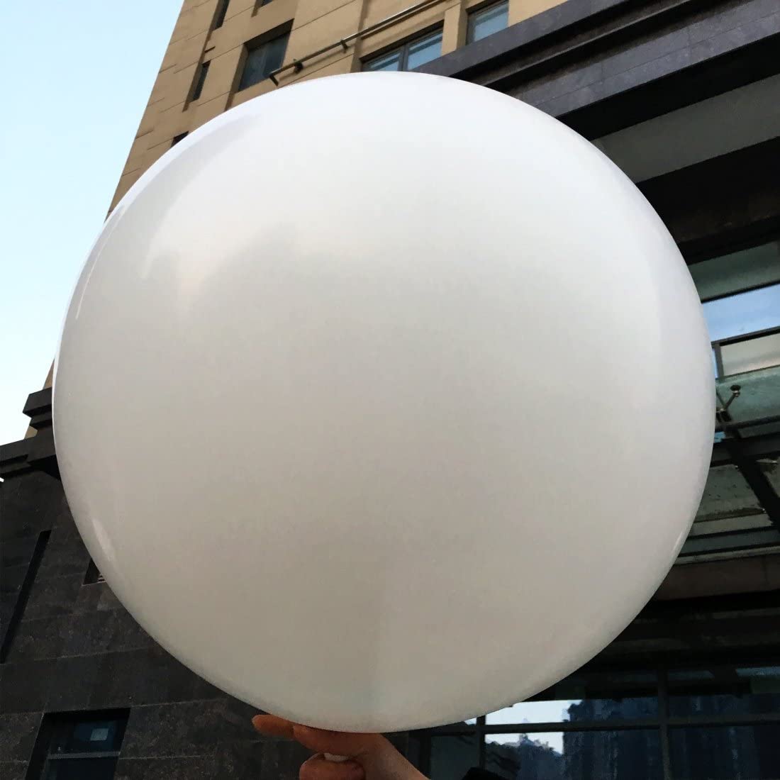 Giant Latex ballong i Vit. 1M