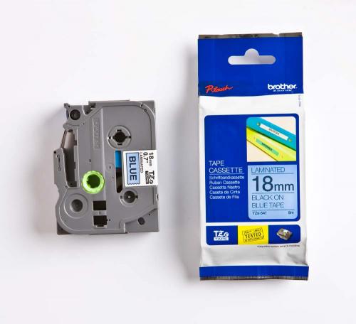 TZE-541, 18 mm svart på blå