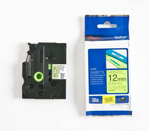 TZE-C31, 12 mm svart på gul neon