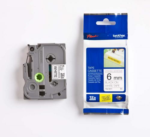 TZE-S211, 6 mm svart på transparent