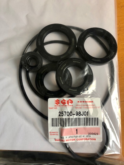 Tätsats växelhus Suzuki