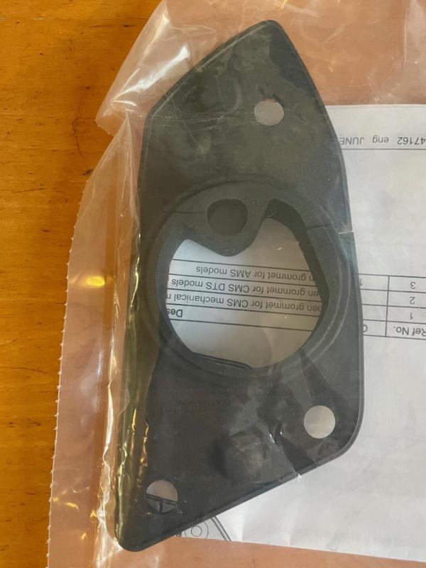 Gummigenomföring Mercury