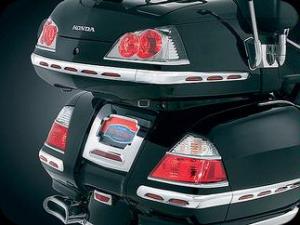 accent trunk tail 1800