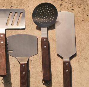 Muurikka Paella Hålslev Rostfritt/Trä 33,5cm