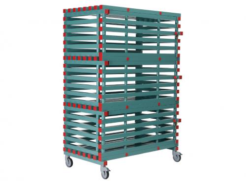 Hylla med tre låsbara dörrar