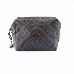 Grå Necessär till husse och matte som är riktigt snygg