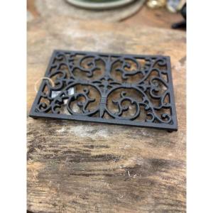 Grytunderlägg gjutjärn 24x16cm