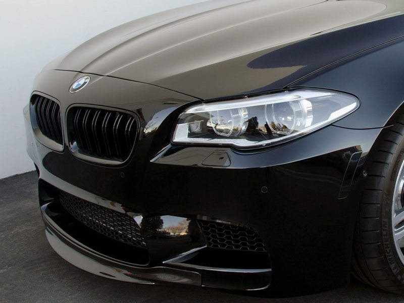 BMW F10 F11 grill njurar till bilen i glossy black med BMW F10 F11 M tech Performance grill njurar med nya