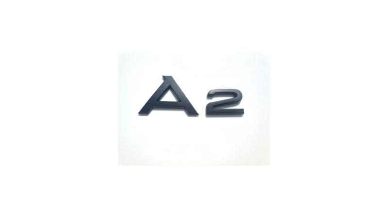 Audi A2 logo emblem till bilen i svart och krom färg