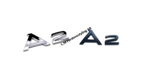 Audi A2 logo emblem till bilen i svart och krom färg
