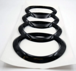 Audi emblem märke till bagageluckan i svart