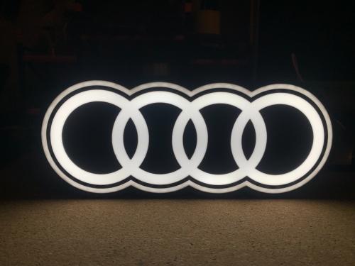 Audi lampa nattlampa perfekt till garaget