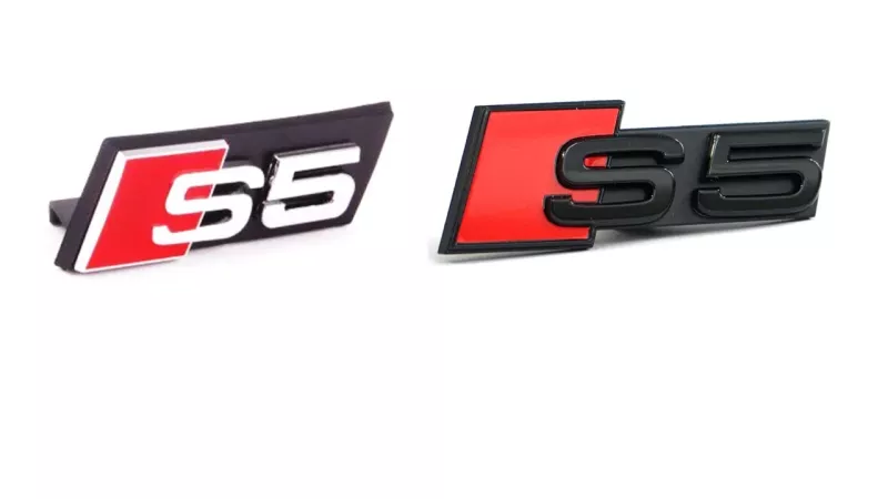 Audi S5 logo emblem märke till grillen