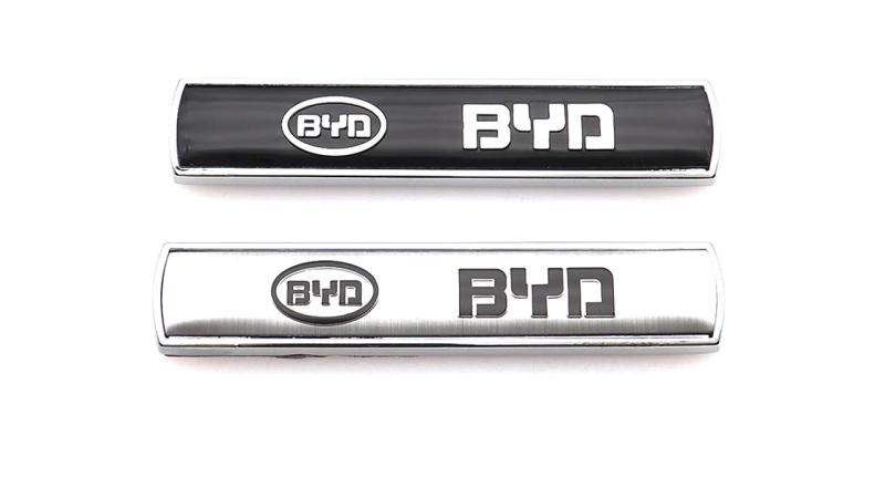 BYD emblem märke till bilen / bagageluckan