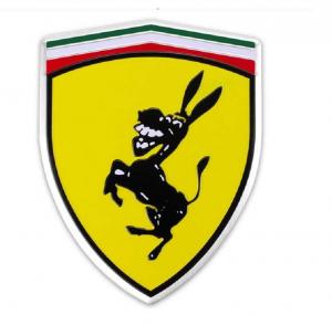 Cool emblem till bilen, föreställer Ferrari med åsna