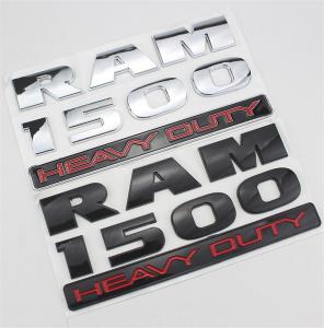 dodge ram 1500 märke i svart och silver