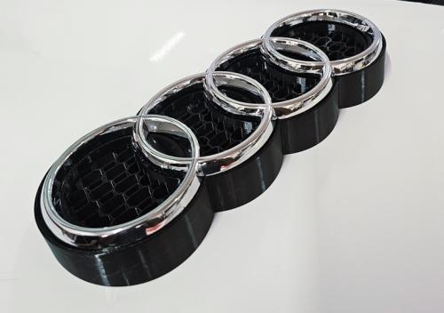 Emblemhållare till Audi, böjd emblem hållare