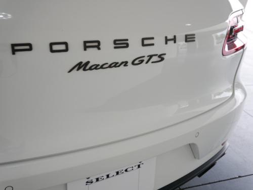 macan emblem till  porsche blank svart