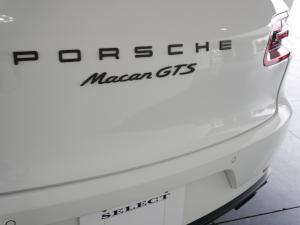macan emblem till  porsche blank svart