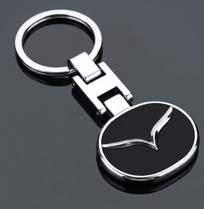 Mazda Nyckelring i Metall | Snyggt Nyckelhänge