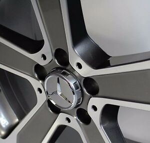 mercedes centrumkåpa silver utatstickande
