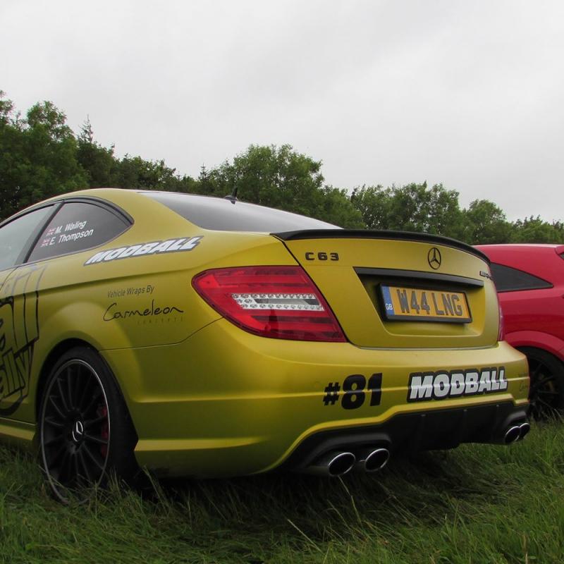 mercedes emblem i svart