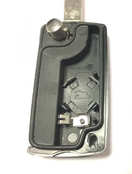 peugeot nyckel med 3 knappar_medium