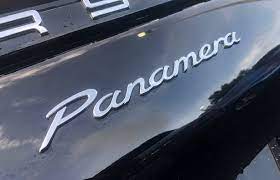 Porsche Panamera emblem i silver / svart