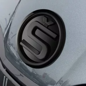 Skoda Enyaq emblem S märken svarta logo