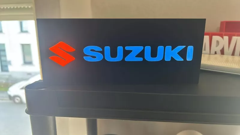 Suzuki logo nattlampa perfekt till garage