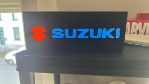 Suzuki logo nattlampa perfekt till garage