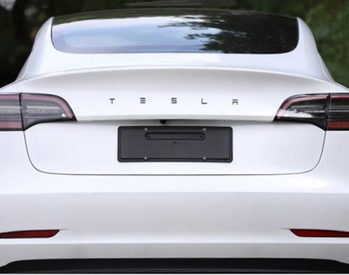 tesla modellbeteckning emblem bagagelucka