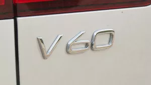 Volvo V60 emblem märke i svart