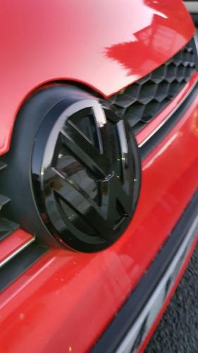 volkswagen vw svart emblem till grillen och bakluckan mk6 mk7
