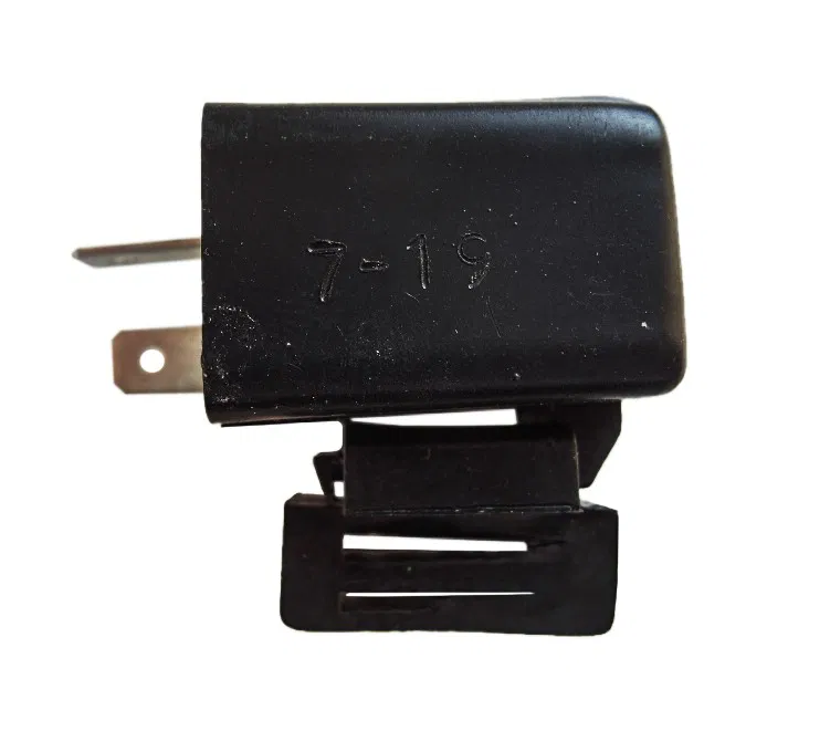 Blinkersrelä 12V 10W – Aprilia, Honda, Yamaha m.fl.