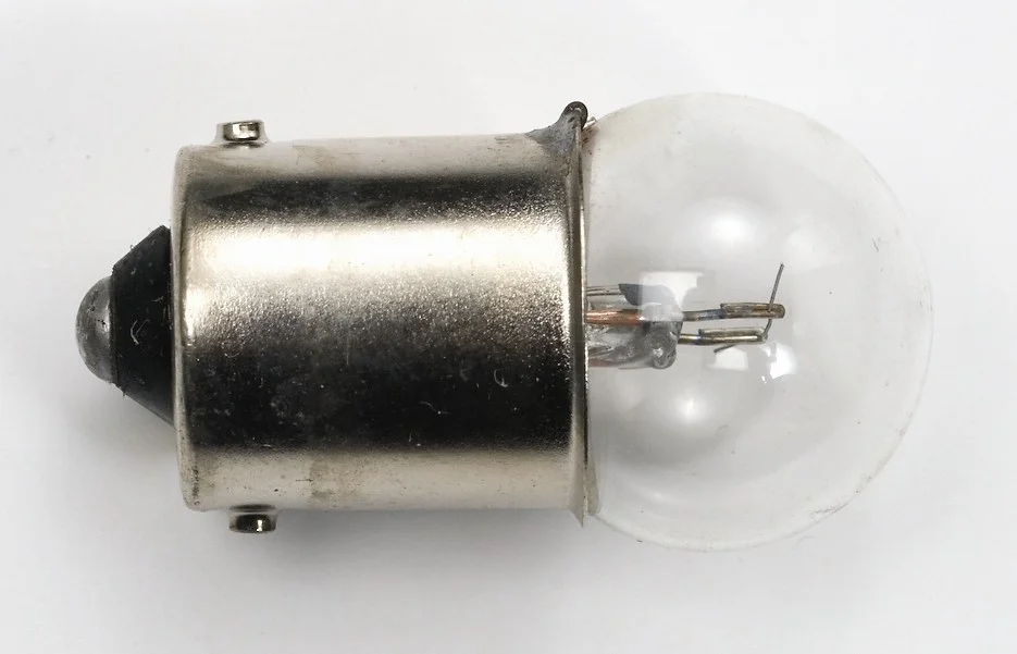 Glödlampa 12V 10W BA15S