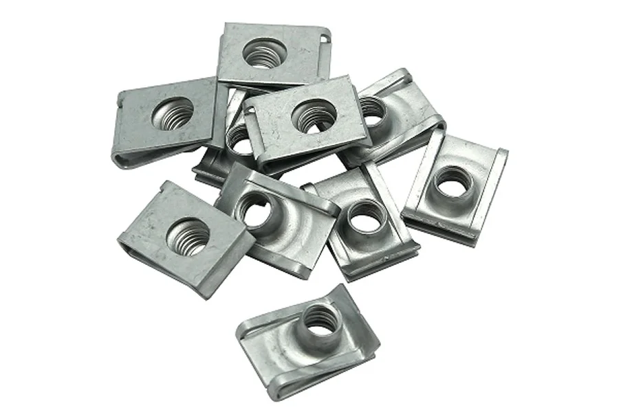 Karossclips (10 st) m8