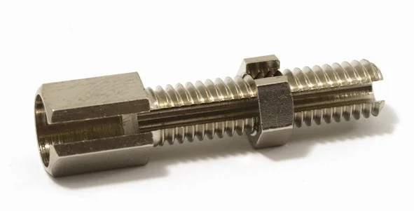 Justerskruv med spår m6x35