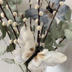 Butterfly with Clip Cream & Grey - Feather Romance