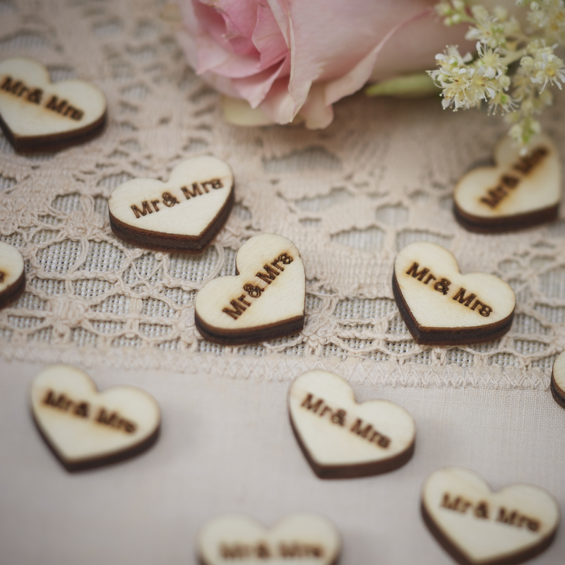 Heart Wood Confetti "Mr and Mrs" - Vintage Affair