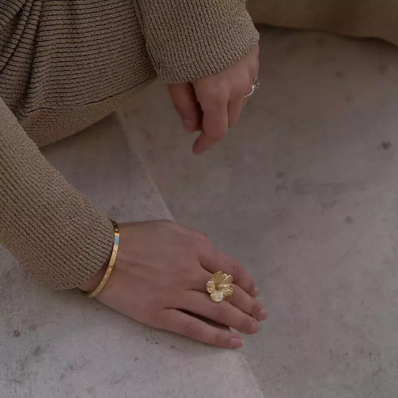 Daisy ring Gold