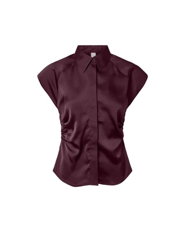 Pella Blus
