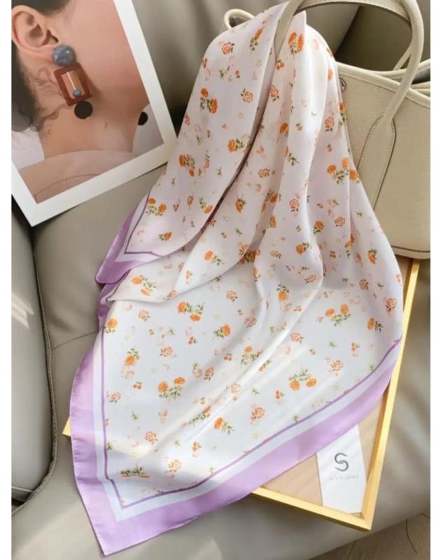 Scarf Blom