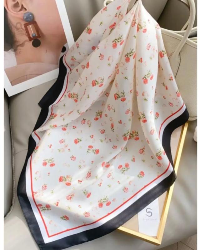 Scarf Blom
