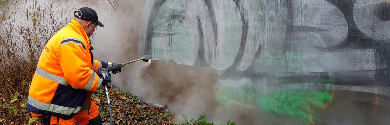 Graffiti remover labeled with Good Environmental Choice