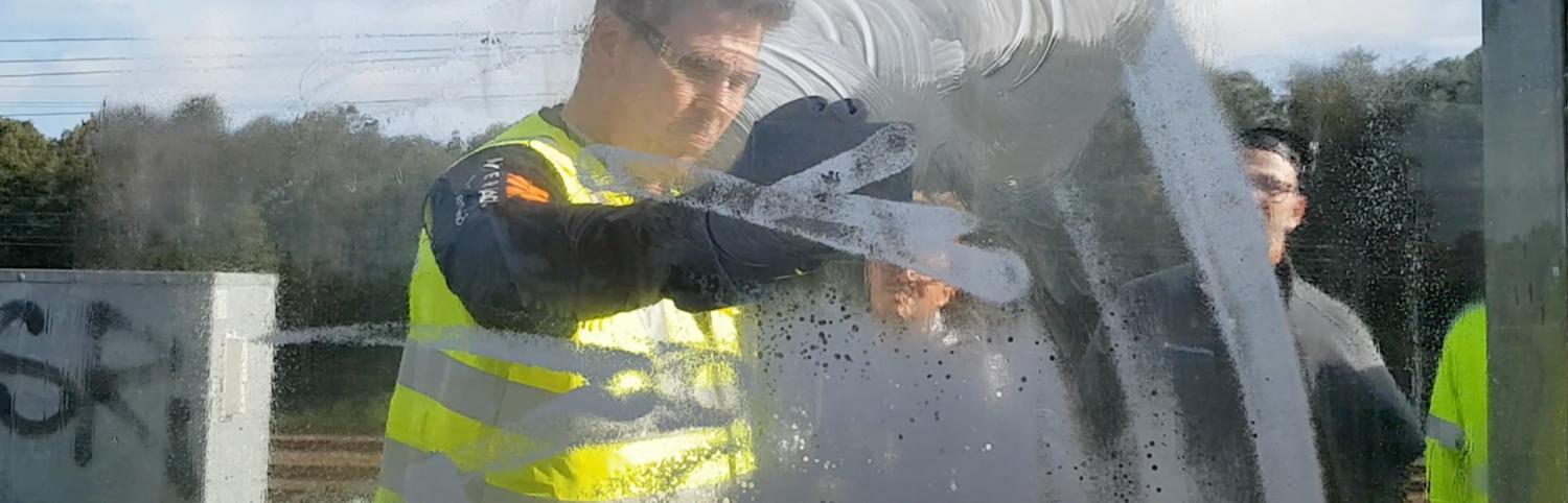 Removal of graffiti on plexiglass