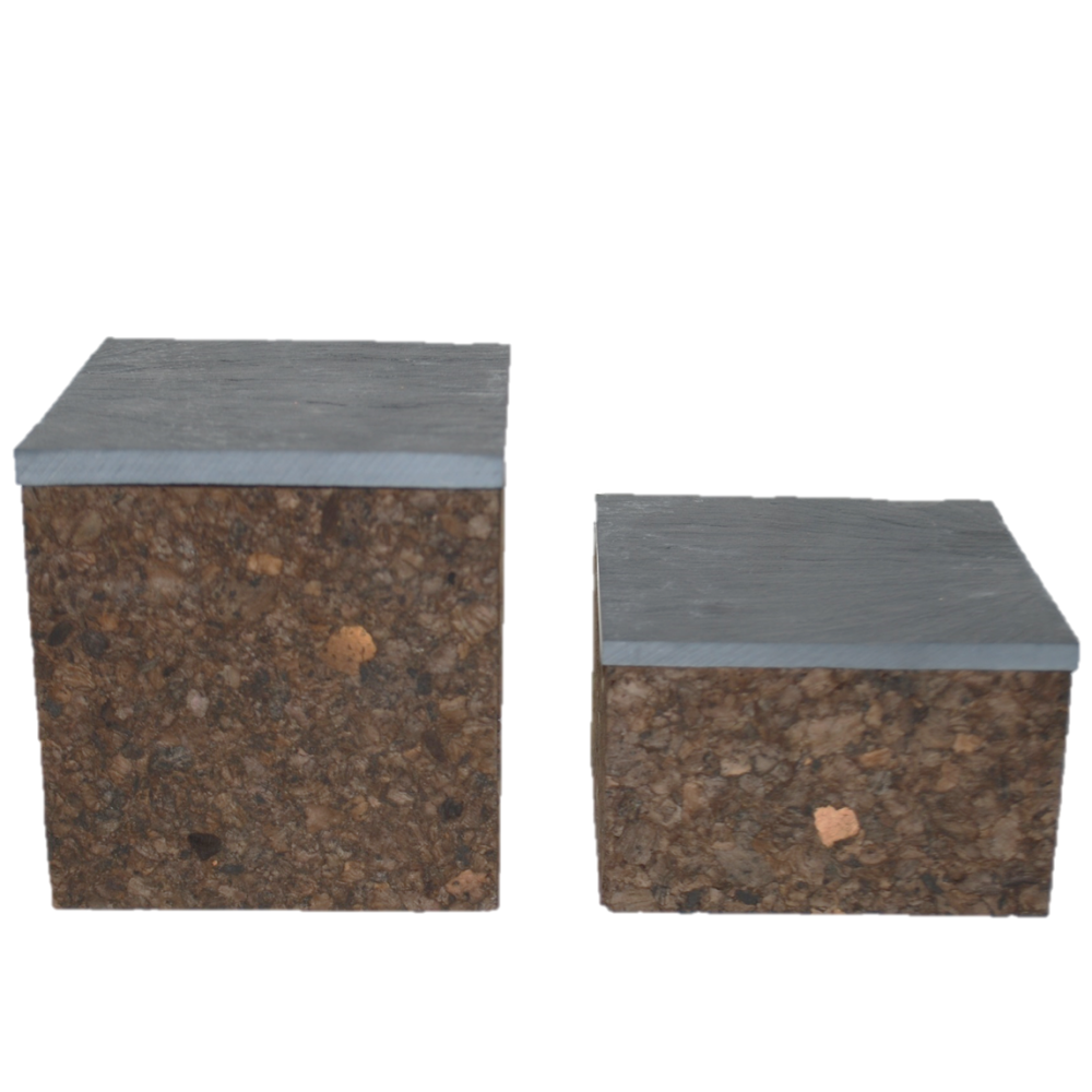 korkbox i mörk kork, set om två stycken